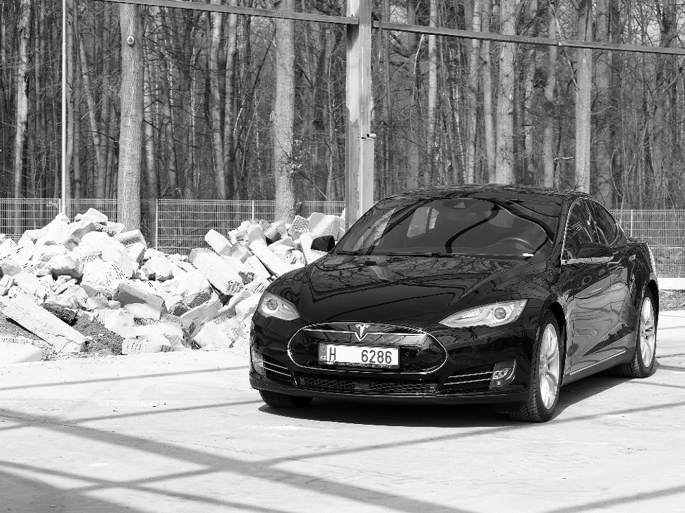 Tesla Model S - 2